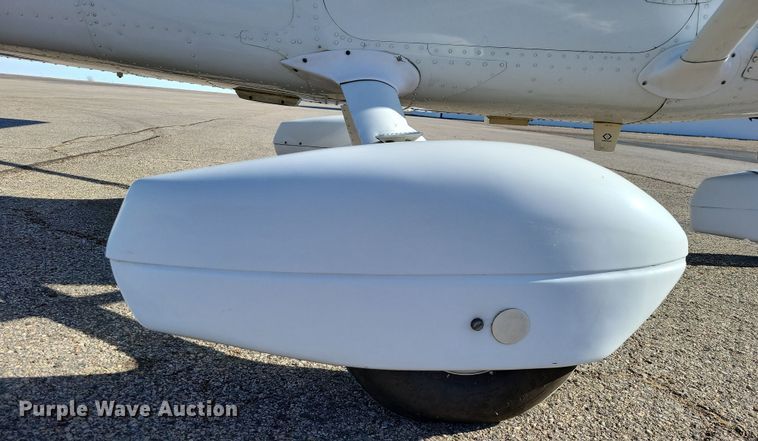 image for item NB9846 1982 Cessna 172P Skyhawk II airplane