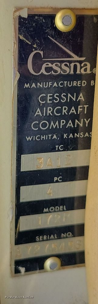 image for item NB9846 1982 Cessna 172P Skyhawk II airplane