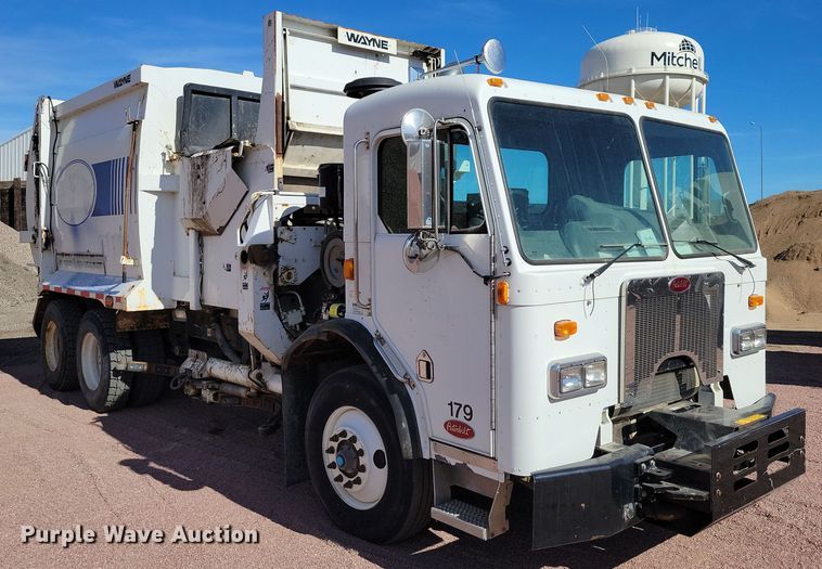 image for item NB9860 2011 Peterbilt 320 refuse truck