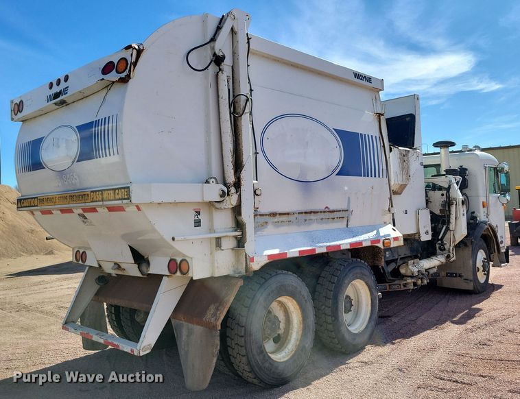image for item NB9860 2011 Peterbilt 320 refuse truck