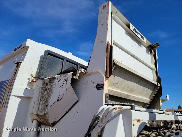 image for item NB9860 2011 Peterbilt 320 refuse truck