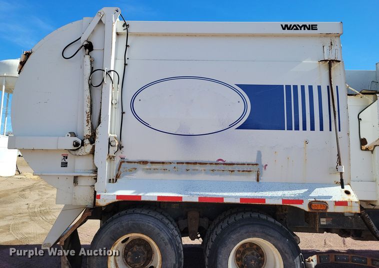 image for item NB9860 2011 Peterbilt 320 refuse truck