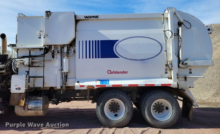 image for item NB9860 2011 Peterbilt 320 refuse truck