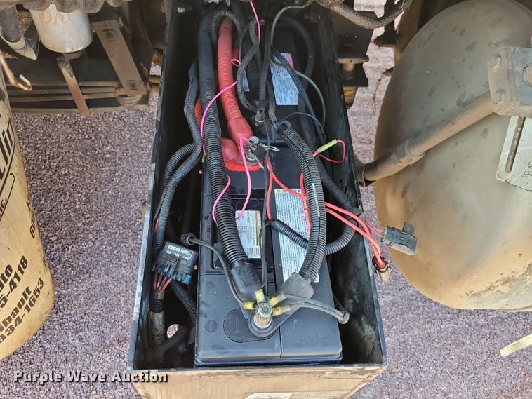 image for item NB9860 2011 Peterbilt 320 refuse truck