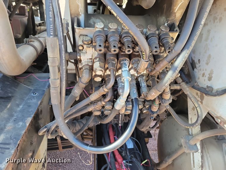 image for item NB9860 2011 Peterbilt 320 refuse truck