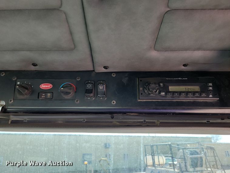 image for item NB9860 2011 Peterbilt 320 refuse truck