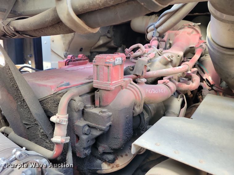 image for item NB9860 2011 Peterbilt 320 refuse truck