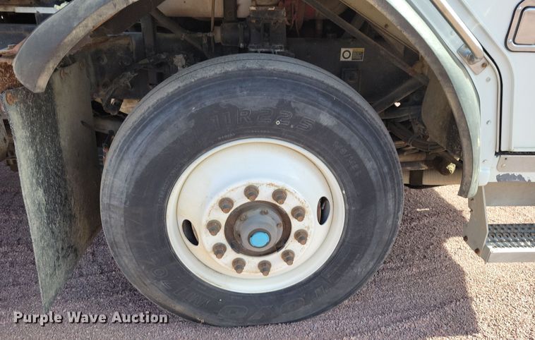 image for item NB9860 2011 Peterbilt 320 refuse truck