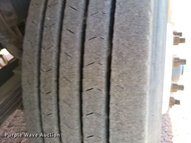 image for item NB9860 2011 Peterbilt 320 refuse truck