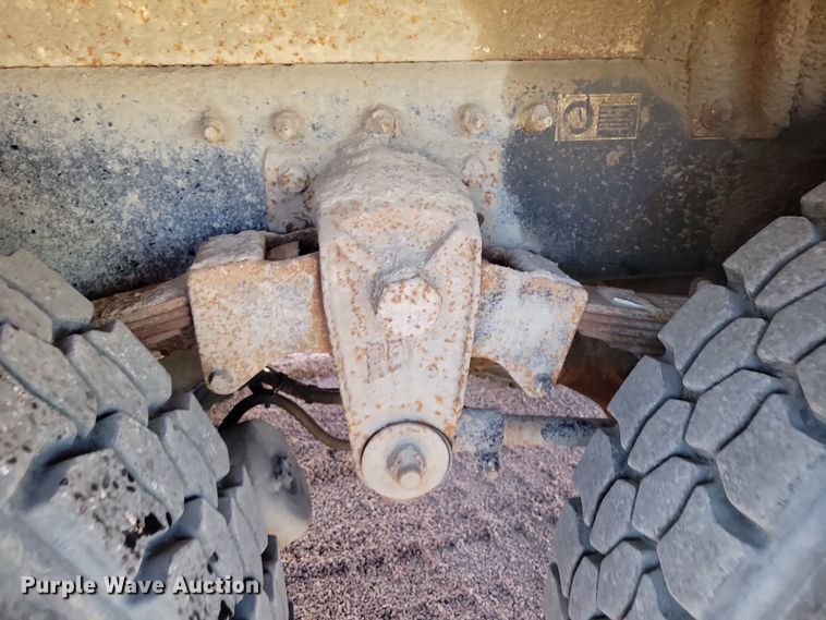 image for item NB9860 2011 Peterbilt 320 refuse truck