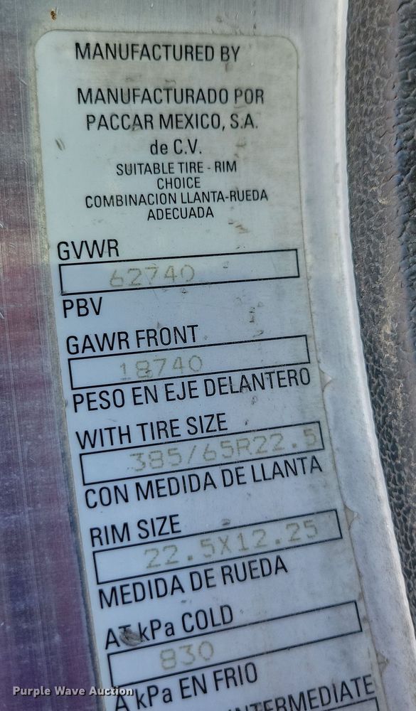 image for item NB9860 2011 Peterbilt 320 refuse truck