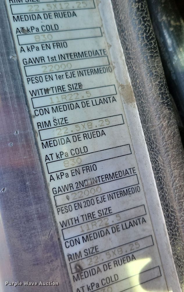 image for item NB9860 2011 Peterbilt 320 refuse truck