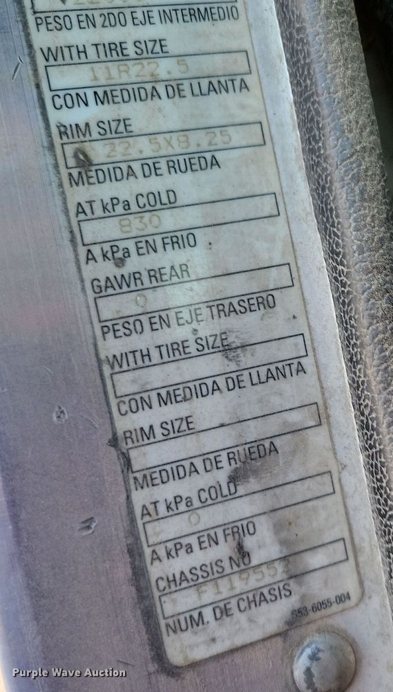 image for item NB9860 2011 Peterbilt 320 refuse truck