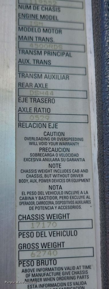 image for item NB9860 2011 Peterbilt 320 refuse truck