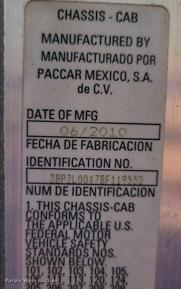 image for item NB9860 2011 Peterbilt 320 refuse truck