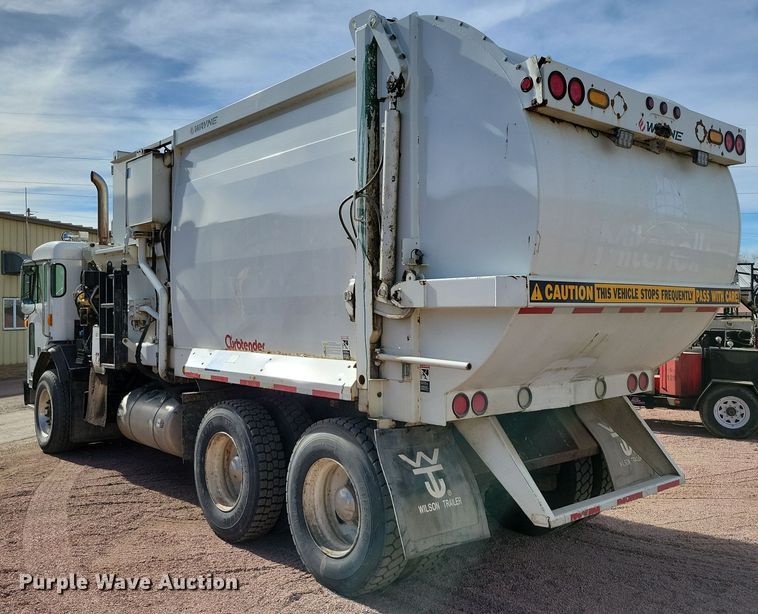 image for item NB9861 2017 Peterbilt 320 refuse truck