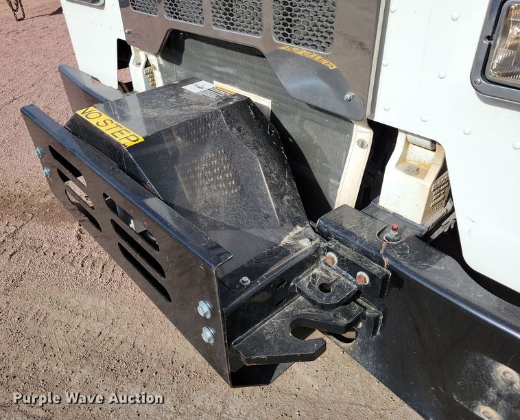 image for item NB9861 2017 Peterbilt 320 refuse truck