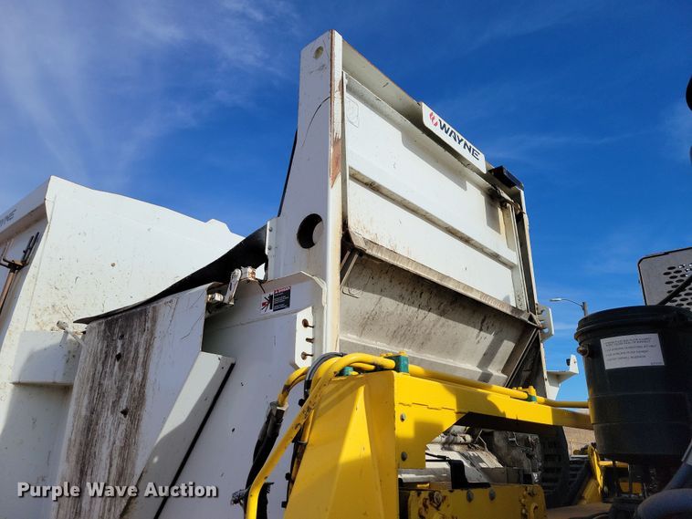 image for item NB9861 2017 Peterbilt 320 refuse truck