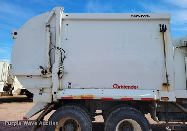 image for item NB9861 2017 Peterbilt 320 refuse truck