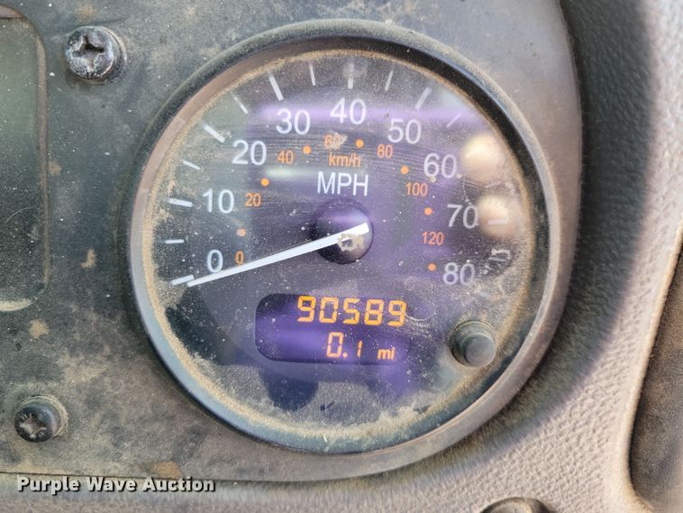 image for item NB9861 2017 Peterbilt 320 refuse truck