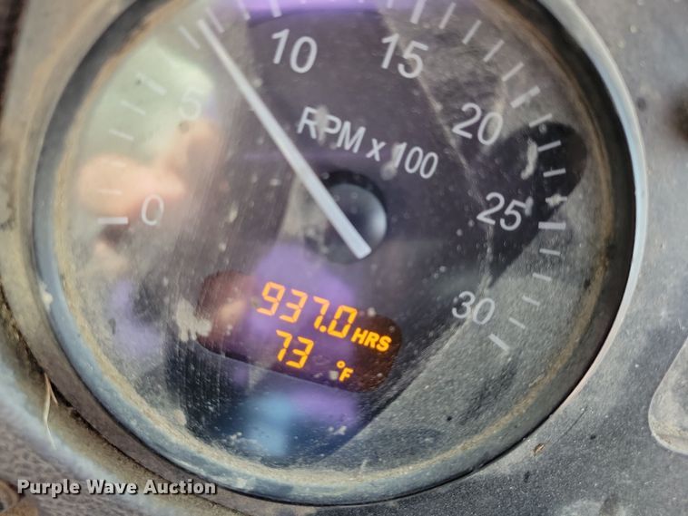 image for item NB9861 2017 Peterbilt 320 refuse truck