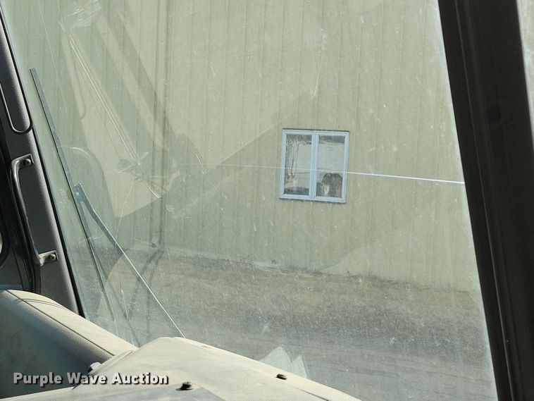 image for item NB9861 2017 Peterbilt 320 refuse truck