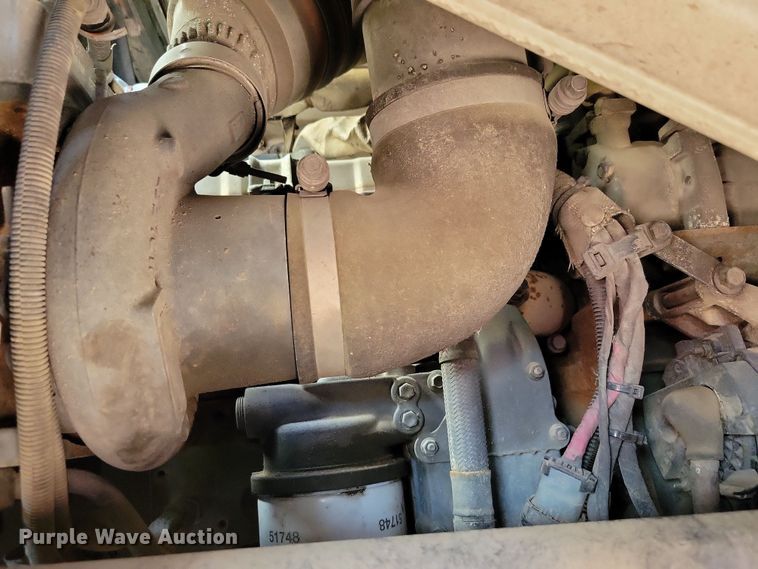 image for item NB9861 2017 Peterbilt 320 refuse truck