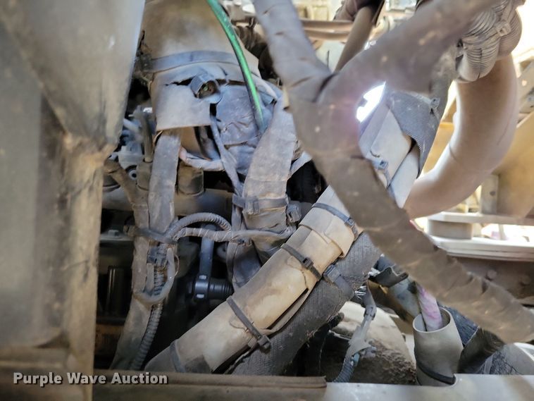 image for item NB9861 2017 Peterbilt 320 refuse truck