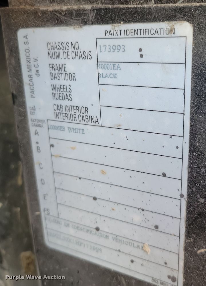 image for item NB9861 2017 Peterbilt 320 refuse truck