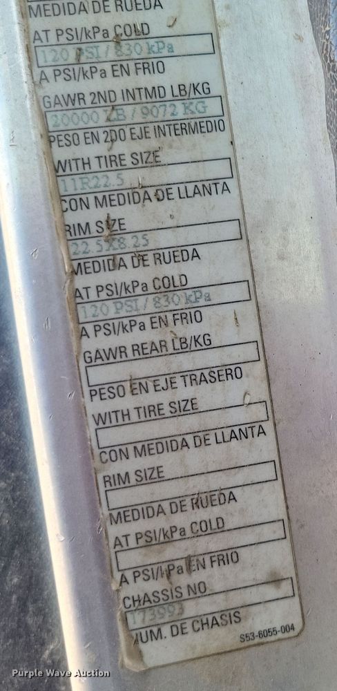 image for item NB9861 2017 Peterbilt 320 refuse truck