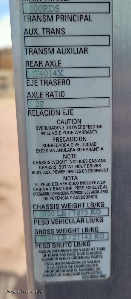 image for item NB9861 2017 Peterbilt 320 refuse truck