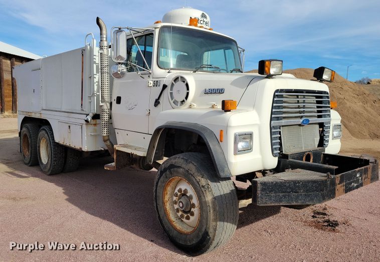 image for item NB9862 1997 Ford L8000 sewer jetter truck