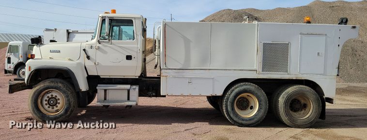 image for item NB9862 1997 Ford L8000 sewer jetter truck