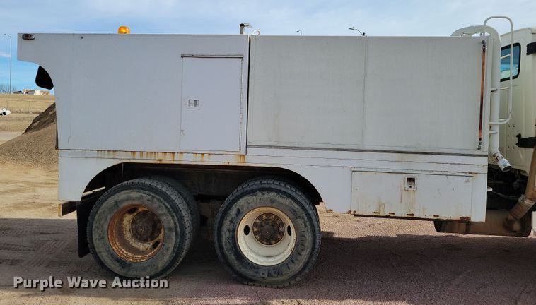 image for item NB9862 1997 Ford L8000 sewer jetter truck
