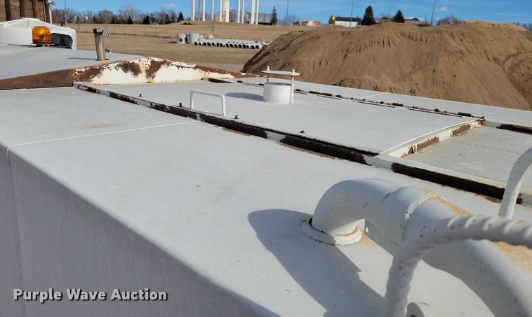 image for item NB9862 1997 Ford L8000 sewer jetter truck