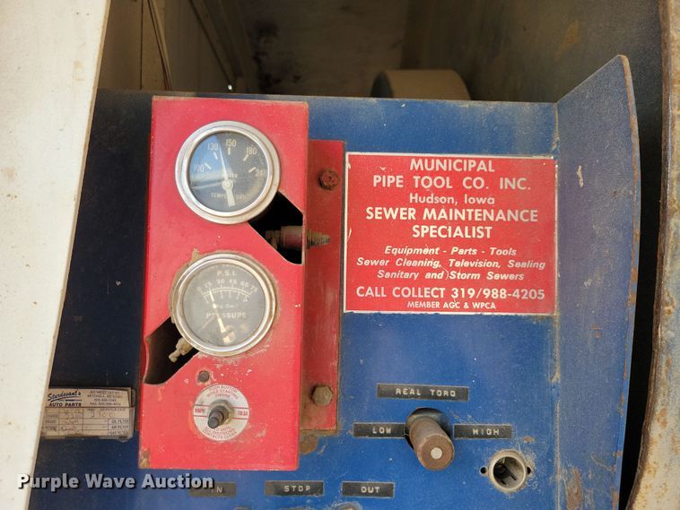 image for item NB9862 1997 Ford L8000 sewer jetter truck