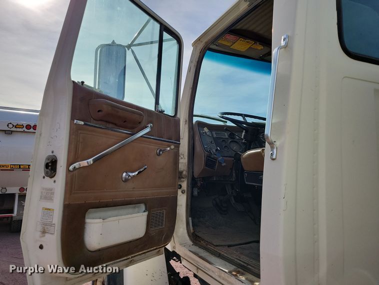 image for item NB9862 1997 Ford L8000 sewer jetter truck