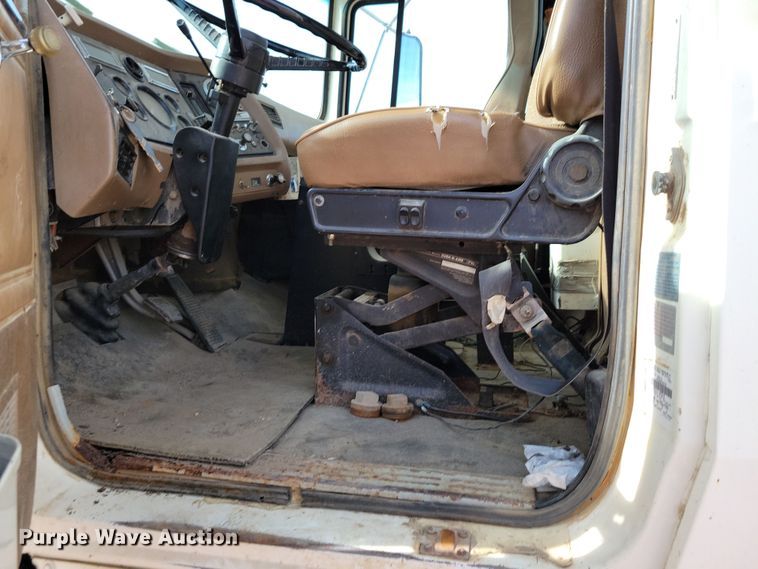 image for item NB9862 1997 Ford L8000 sewer jetter truck