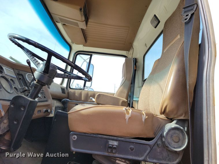 image for item NB9862 1997 Ford L8000 sewer jetter truck