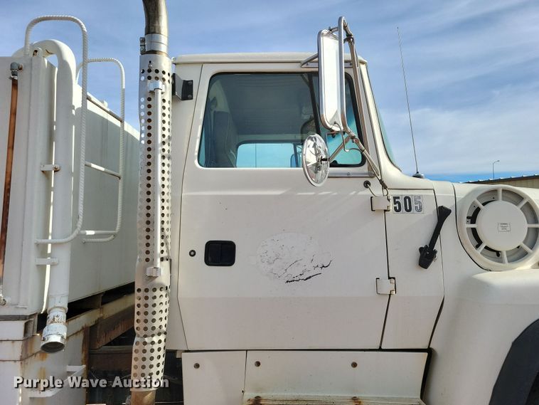 image for item NB9862 1997 Ford L8000 sewer jetter truck