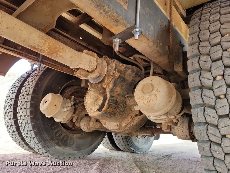 image for item NB9862 1997 Ford L8000 sewer jetter truck