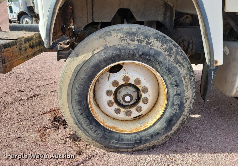 image for item NB9862 1997 Ford L8000 sewer jetter truck