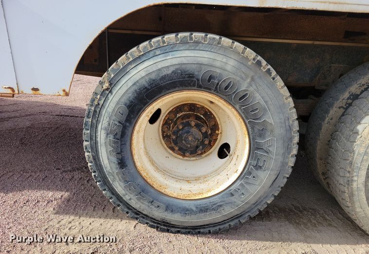 image for item NB9862 1997 Ford L8000 sewer jetter truck