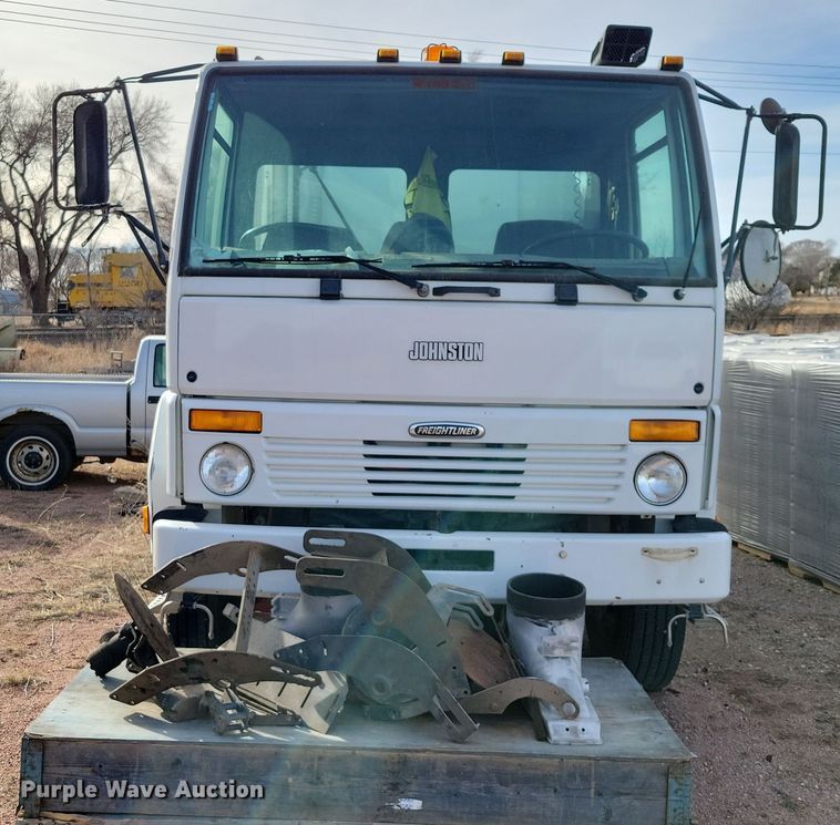 image for item NB9863 2003 Freightliner Johnston FC-70 street sweeper truck