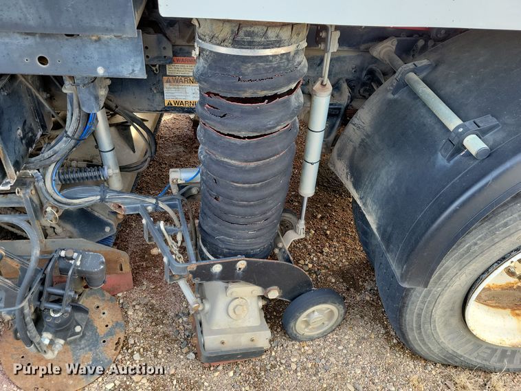 image for item NB9863 2003 Freightliner Johnston FC-70 street sweeper truck