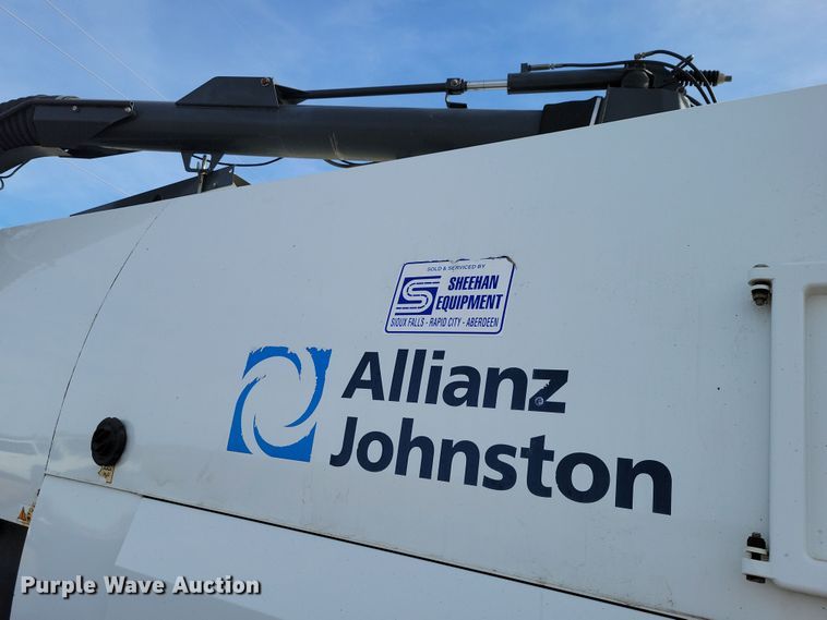 image for item NB9863 2003 Freightliner Johnston FC-70 street sweeper truck