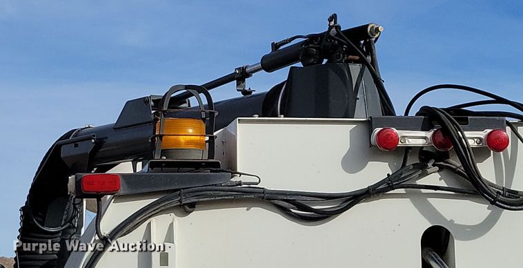 image for item NB9863 2003 Freightliner Johnston FC-70 street sweeper truck