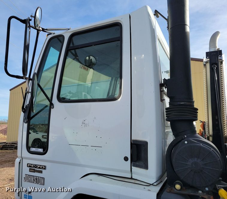 image for item NB9863 2003 Freightliner Johnston FC-70 street sweeper truck