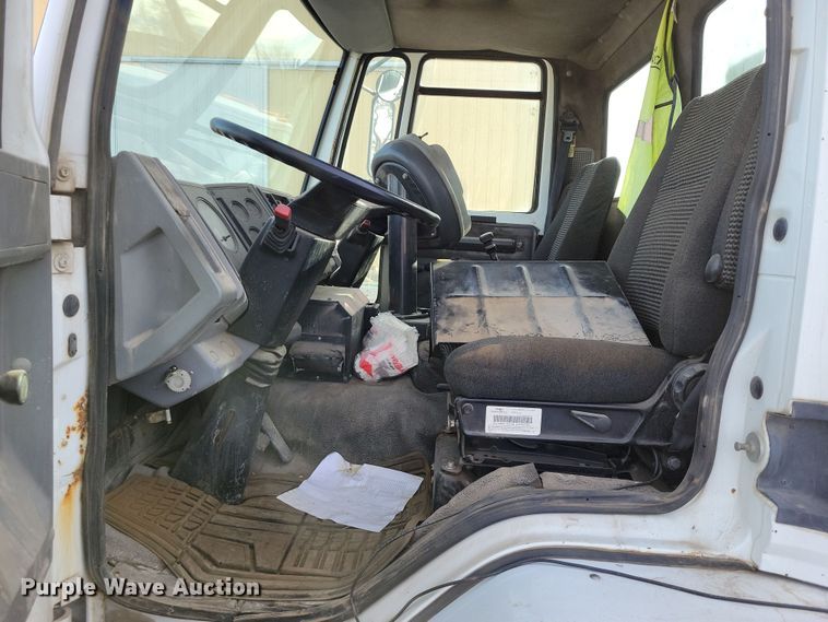 image for item NB9863 2003 Freightliner Johnston FC-70 street sweeper truck