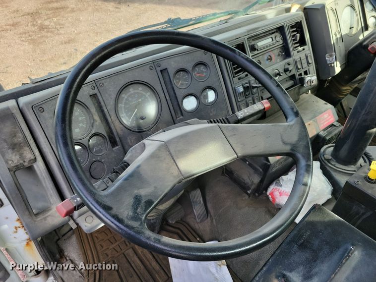 image for item NB9863 2003 Freightliner Johnston FC-70 street sweeper truck